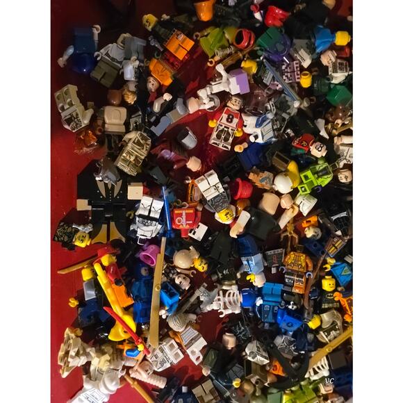 LEGO Minifigure Lot Parts Heads Legs Accessories Mixed Bulk Pieces - Picture 3 of 6